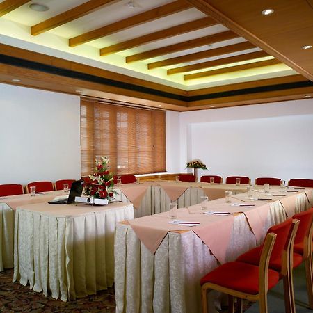 Grand Hotel Kochi Екстериор снимка