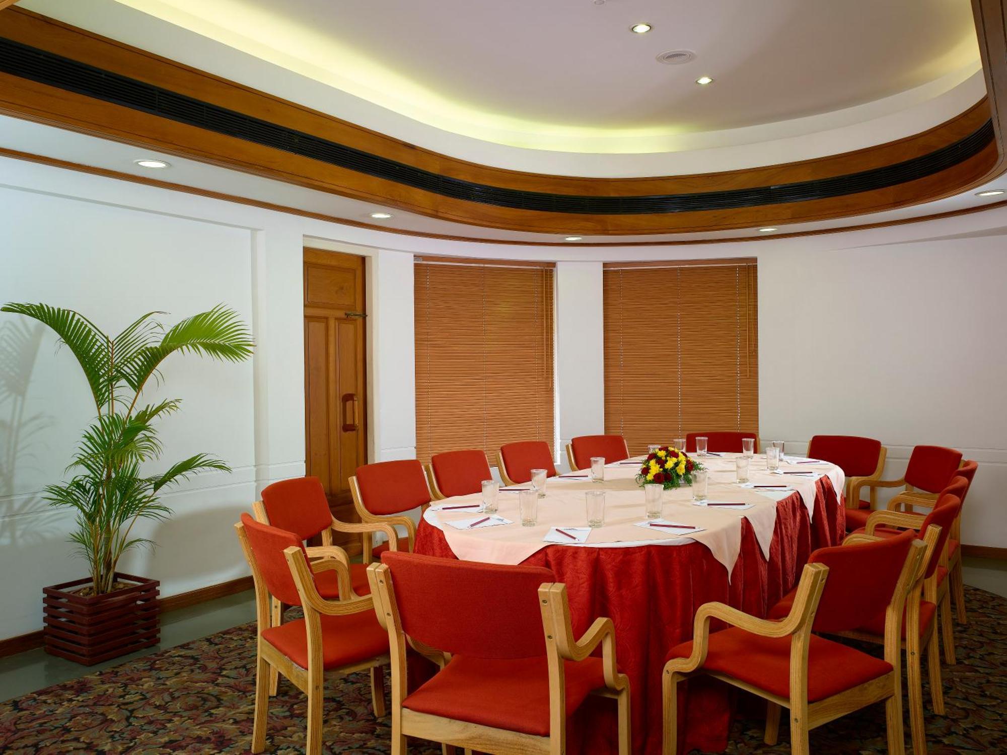 Grand Hotel Kochi Екстериор снимка