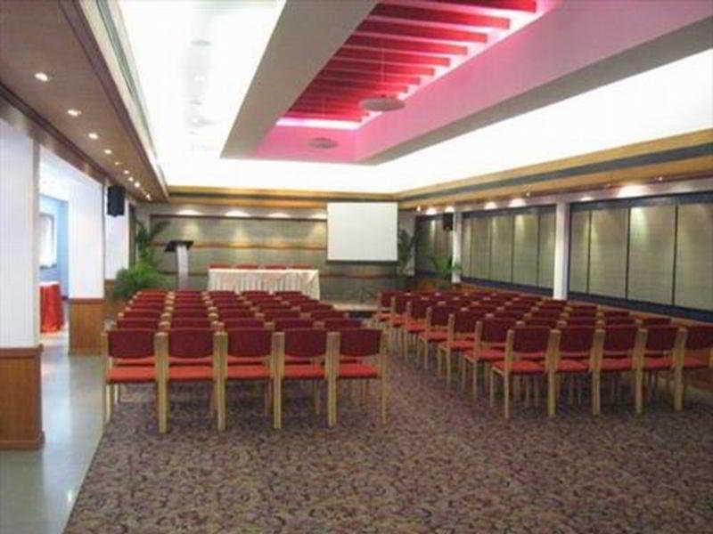 Grand Hotel Kochi Екстериор снимка