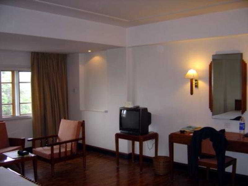 Grand Hotel Kochi Екстериор снимка