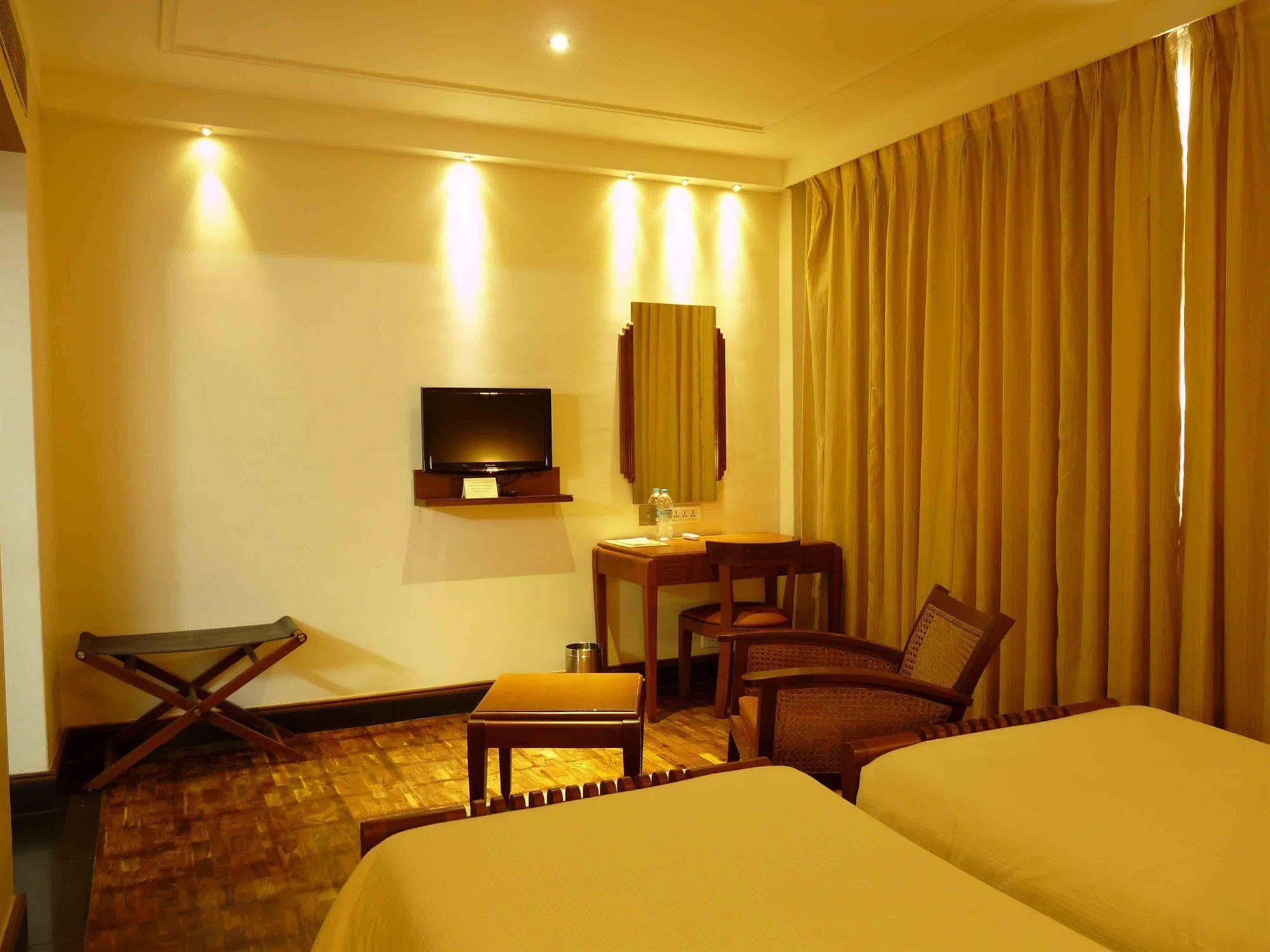 Grand Hotel Kochi Екстериор снимка