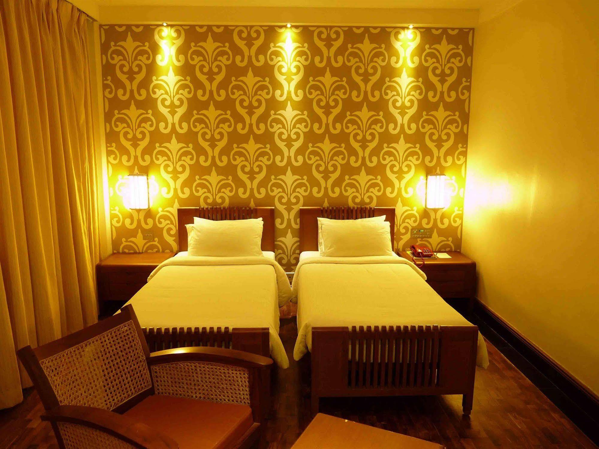 Grand Hotel Kochi Екстериор снимка