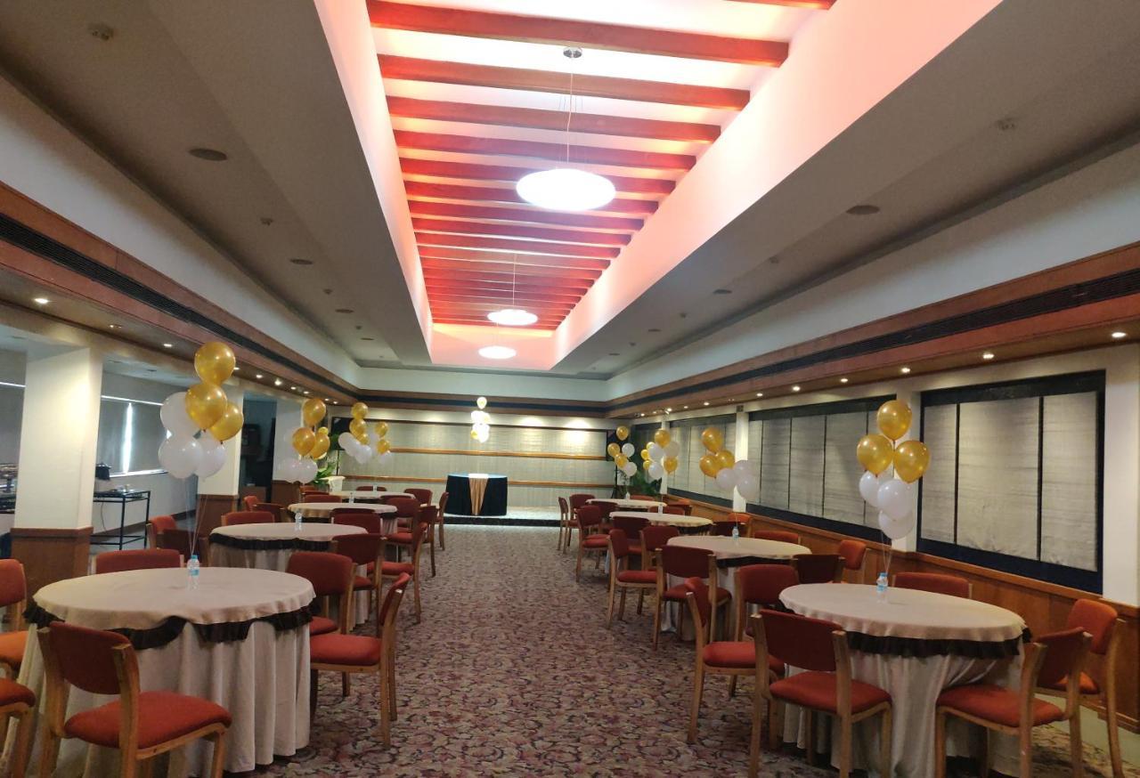 Grand Hotel Kochi Екстериор снимка