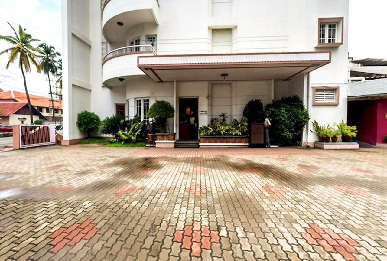 Grand Hotel Kochi Екстериор снимка