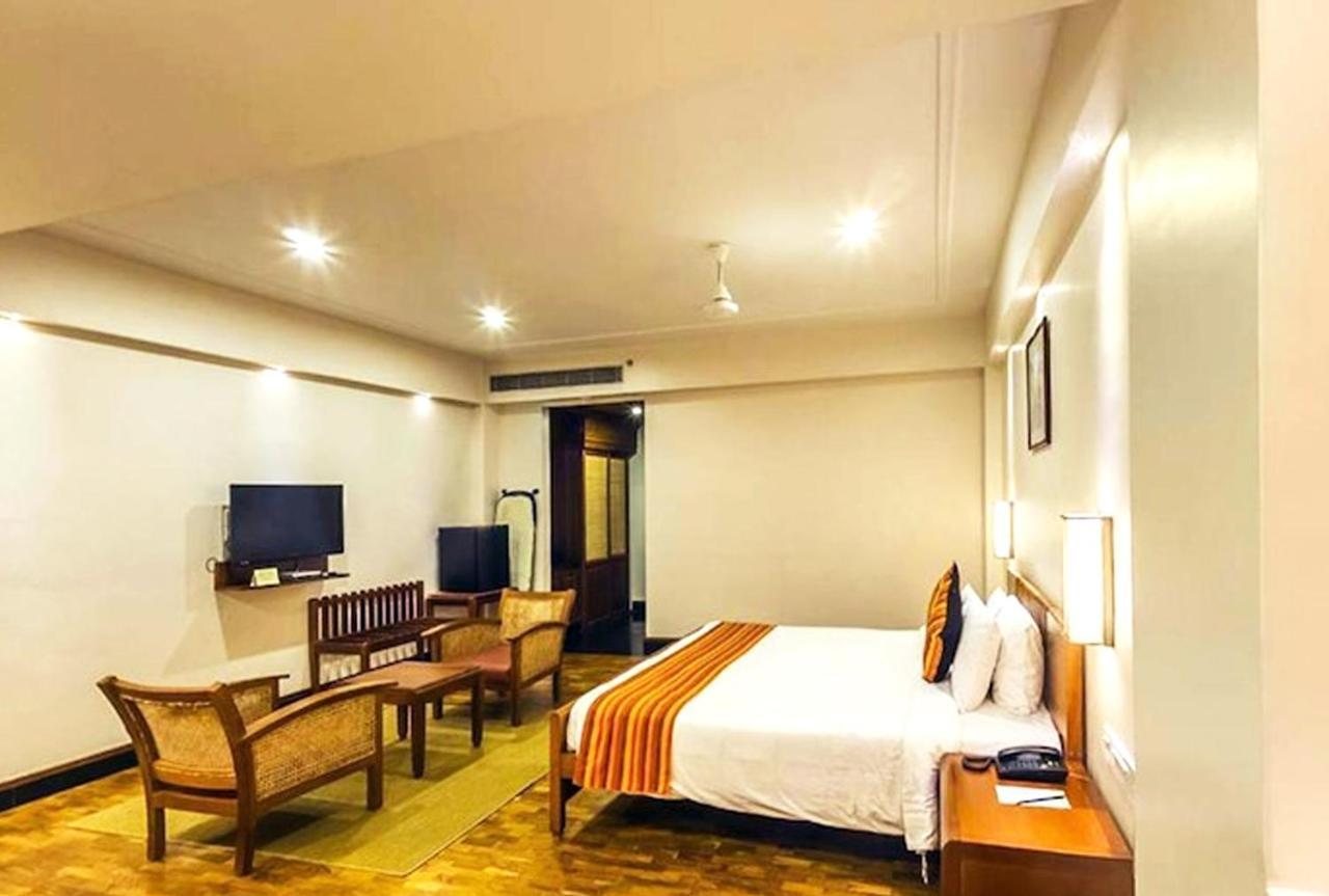 Grand Hotel Kochi Екстериор снимка