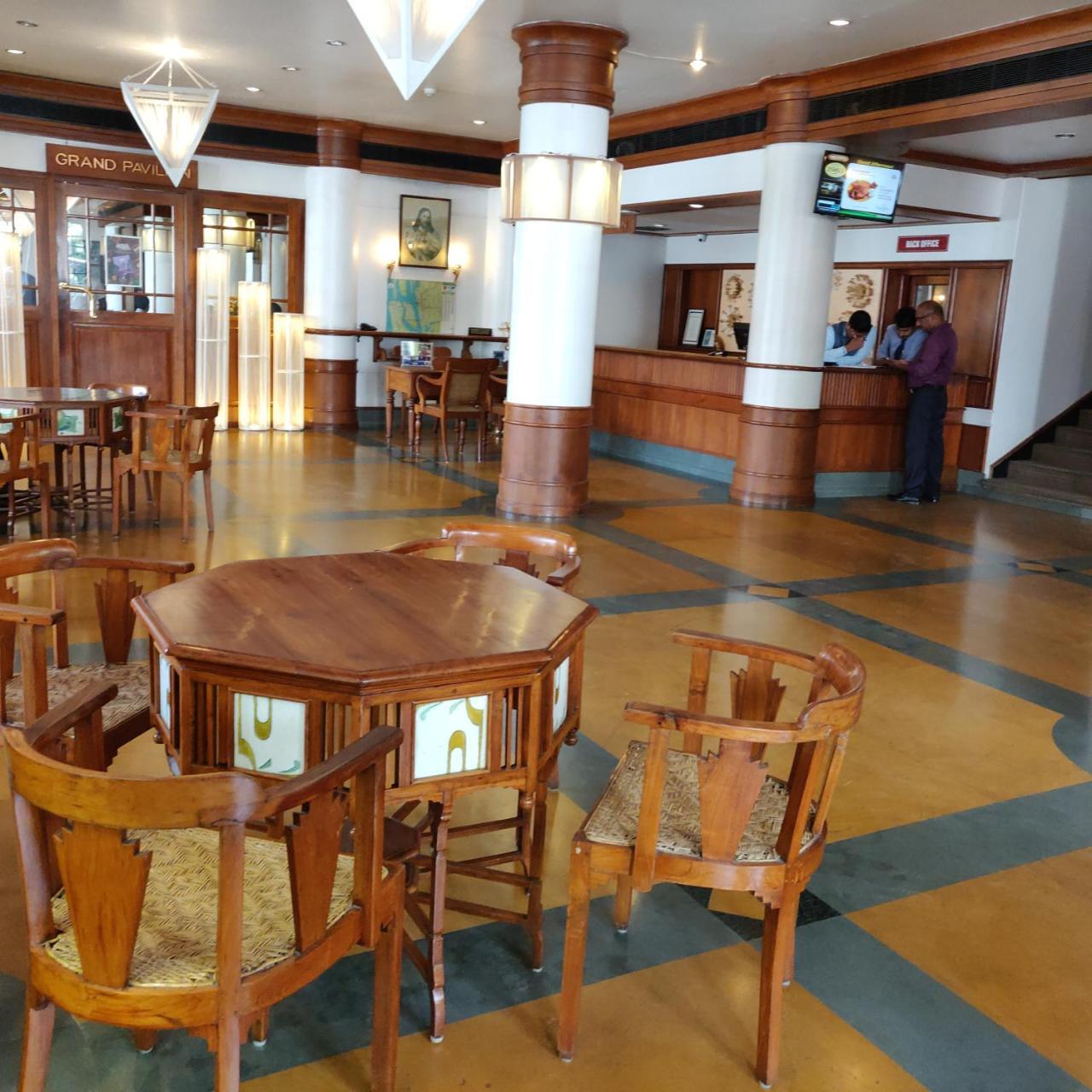 Grand Hotel Kochi Екстериор снимка